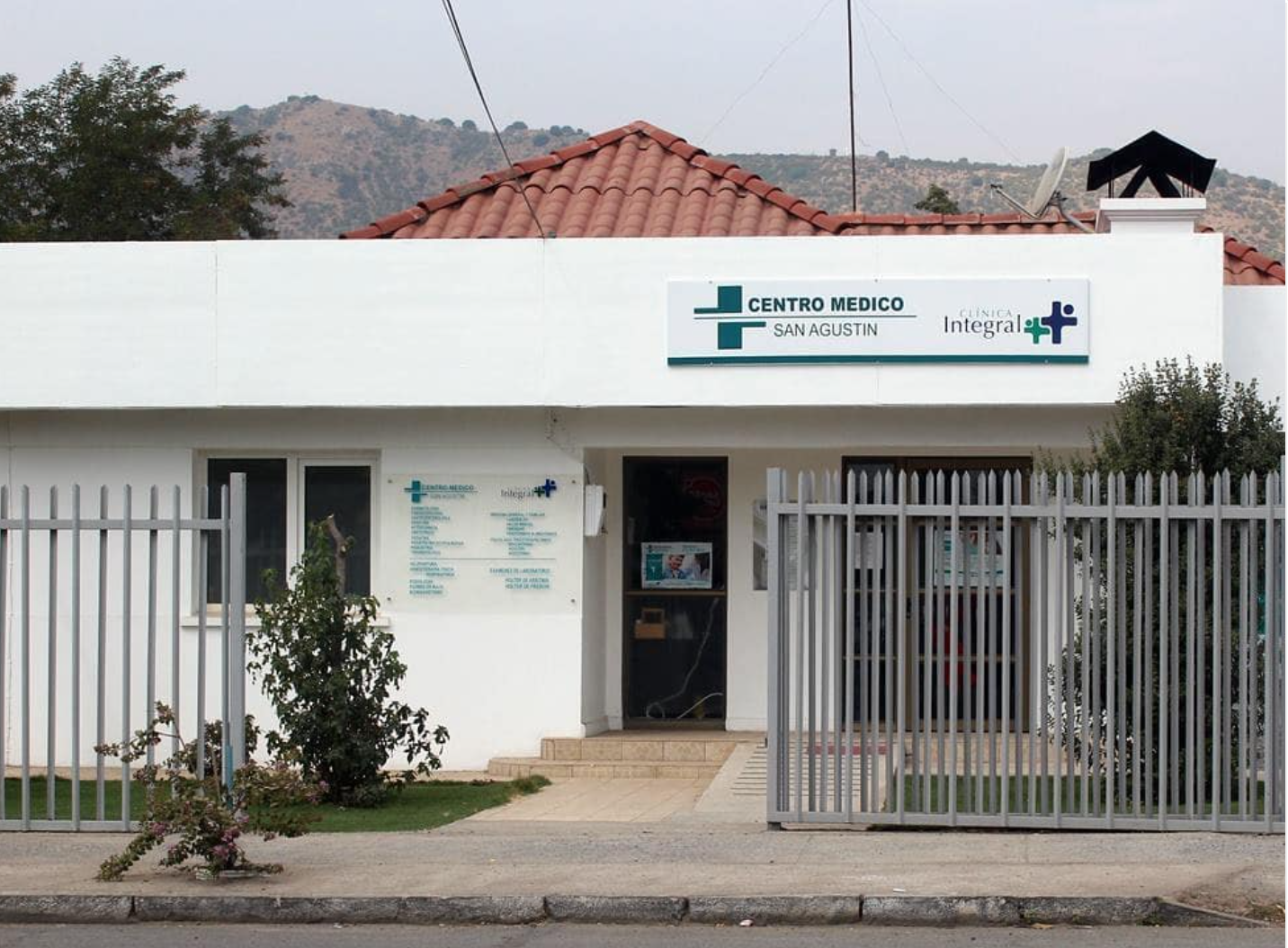 Fachada del Centro Médico San Agustín en Machalí